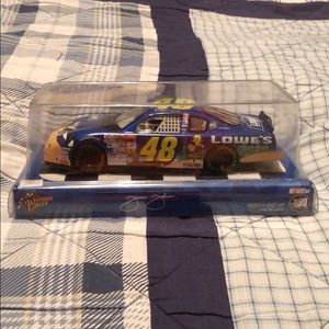 Jimmie Johnson #48 Looney Tunes 1:24 Stock Car